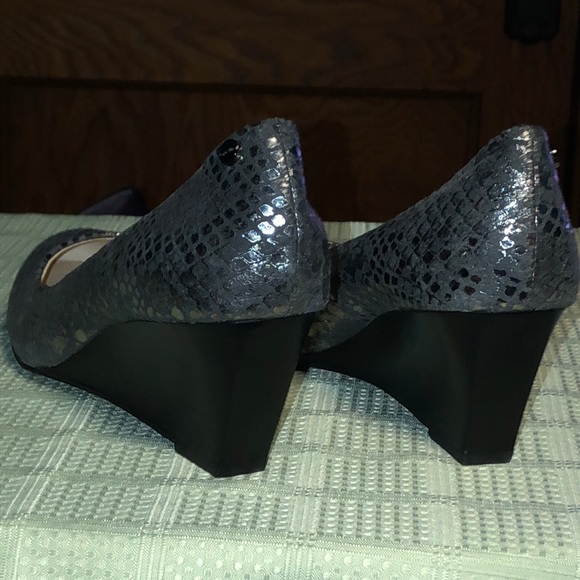 Calvin Klein Women's Silver Snake Pattern Wedges - Picture 5 of 11